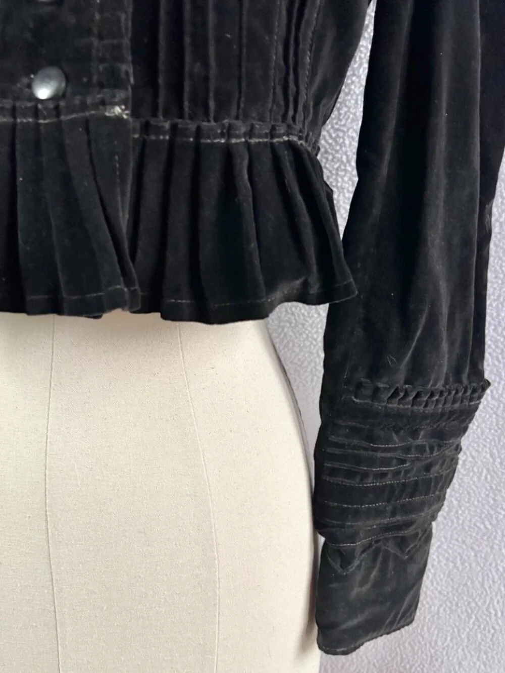 Szeki Hungarian Transylvanian Handmade Folk Jacket with Peplum - Picture 4 of 13